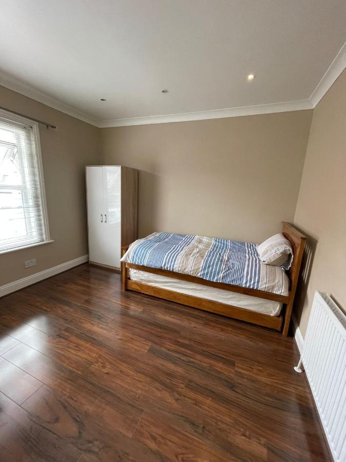 4 Bedroom House 10 Mins Walk To The Beach And Less Than A Mile From Bournemouth Main Station Exterior foto