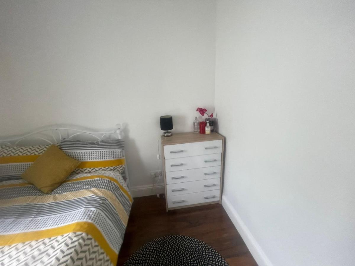 4 Bedroom House 10 Mins Walk To The Beach And Less Than A Mile From Bournemouth Main Station Exterior foto